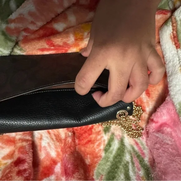 Coach Black Leather Women's Bag - Picture 3 of 3